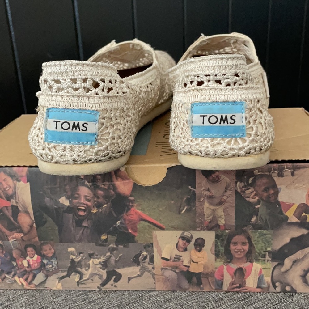 TOMS - Picture 5 of 6